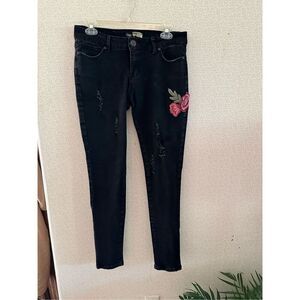 Suzanne Betro distressed, black skinny jeans